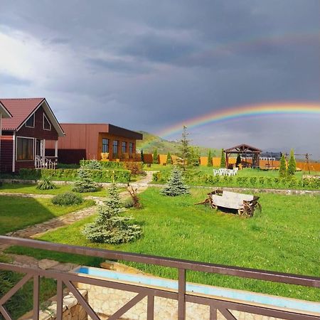 Cottage Chalet And Tours Дилиян Екстериор снимка