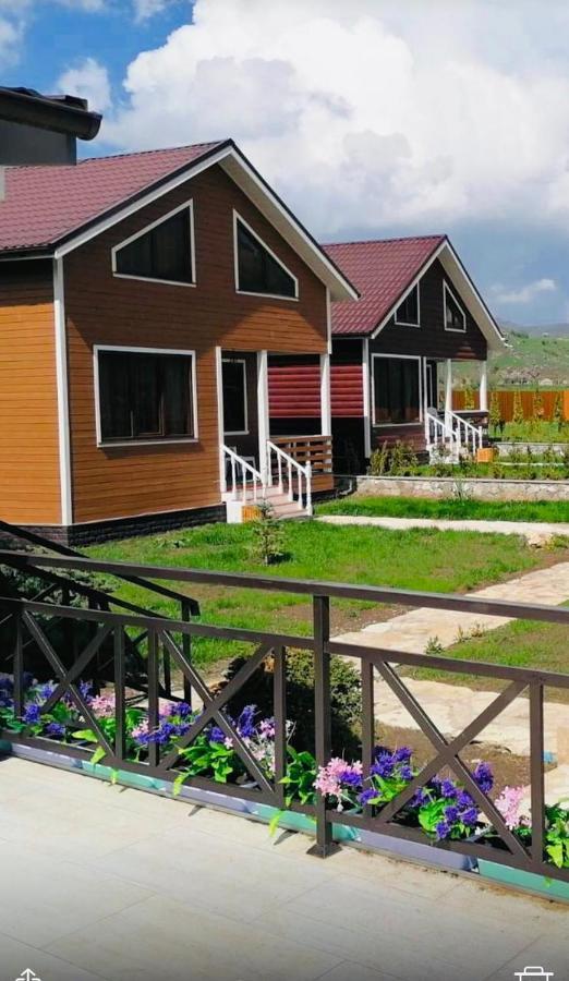 Cottage Chalet And Tours Дилиян Екстериор снимка